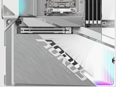 Gigabyte показала двухстороннюю матплату Project Stealth для новых CPU от AMD