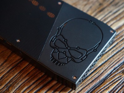 Intel Skull Canyon    - 