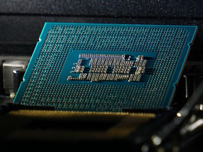 Intel Core i7-1370P     