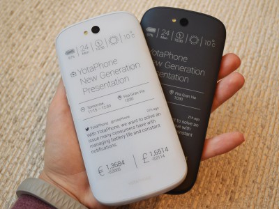 YotaPhone 2        