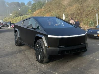  Tesla Cybertruck     []