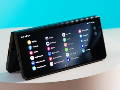  Samsung Galaxy Z Fold 5:   ?