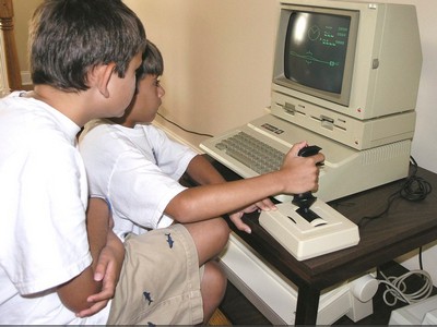    Apple II    $800 000