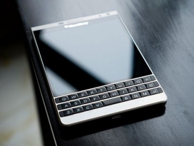   BlackBerry OS 10.3.3    