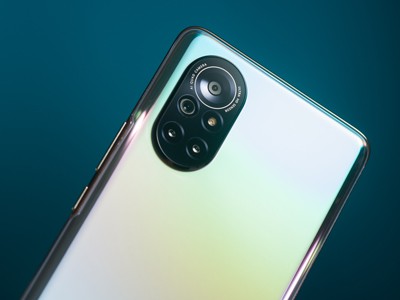   HUAWEI nova 8.    