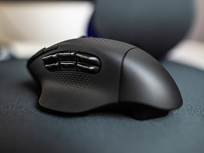    . Logitech     G604