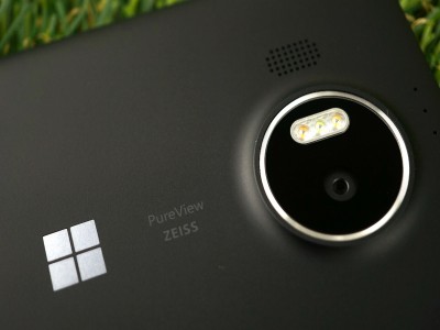   Microsoft Lumia 950 XL:   Carl Zeiss