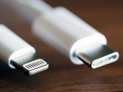  ,   iPhone  USB Type-C  Lightning