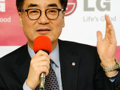 LG        