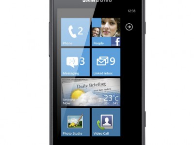 Samsung Omnia W -   Windows Phone Mango