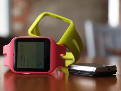 Sony SmartWatch 3:   