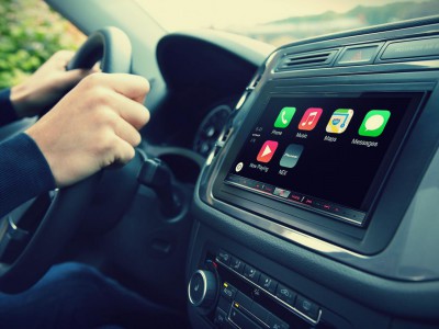 Apple    CarPlay