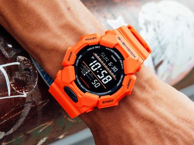 Casio    G-SHOCK  10- 