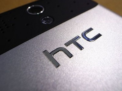   HTC M4 : HTC First  Facebook Home