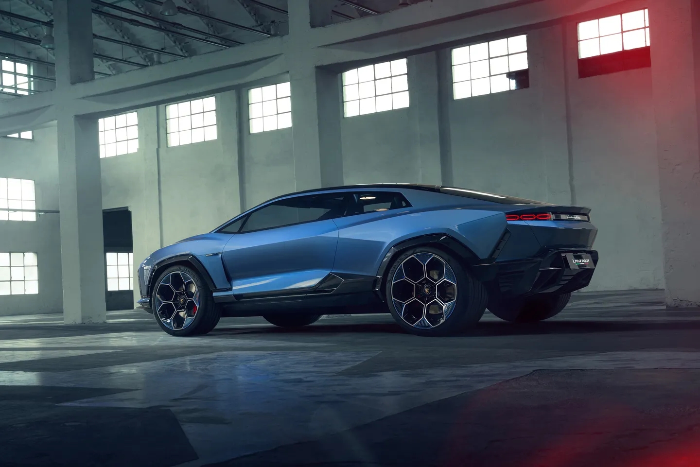 Lamborghini показала «мегаваттный» электрокар Lanzador в космическом  дизайне - 4PDA