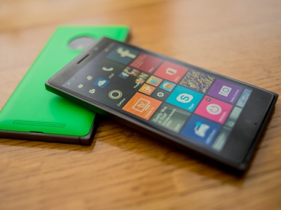 Microsoft Lumia 840    Nokia Lumia 830