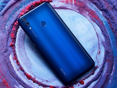  : Honor 8C    