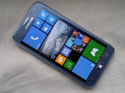 Samsung  Full HD   Windows Phone 8