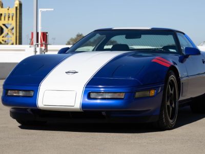Tesla Cybertruck сошёлся в гонке с Chevrolet Corvette 1996 года [ВИДЕО]