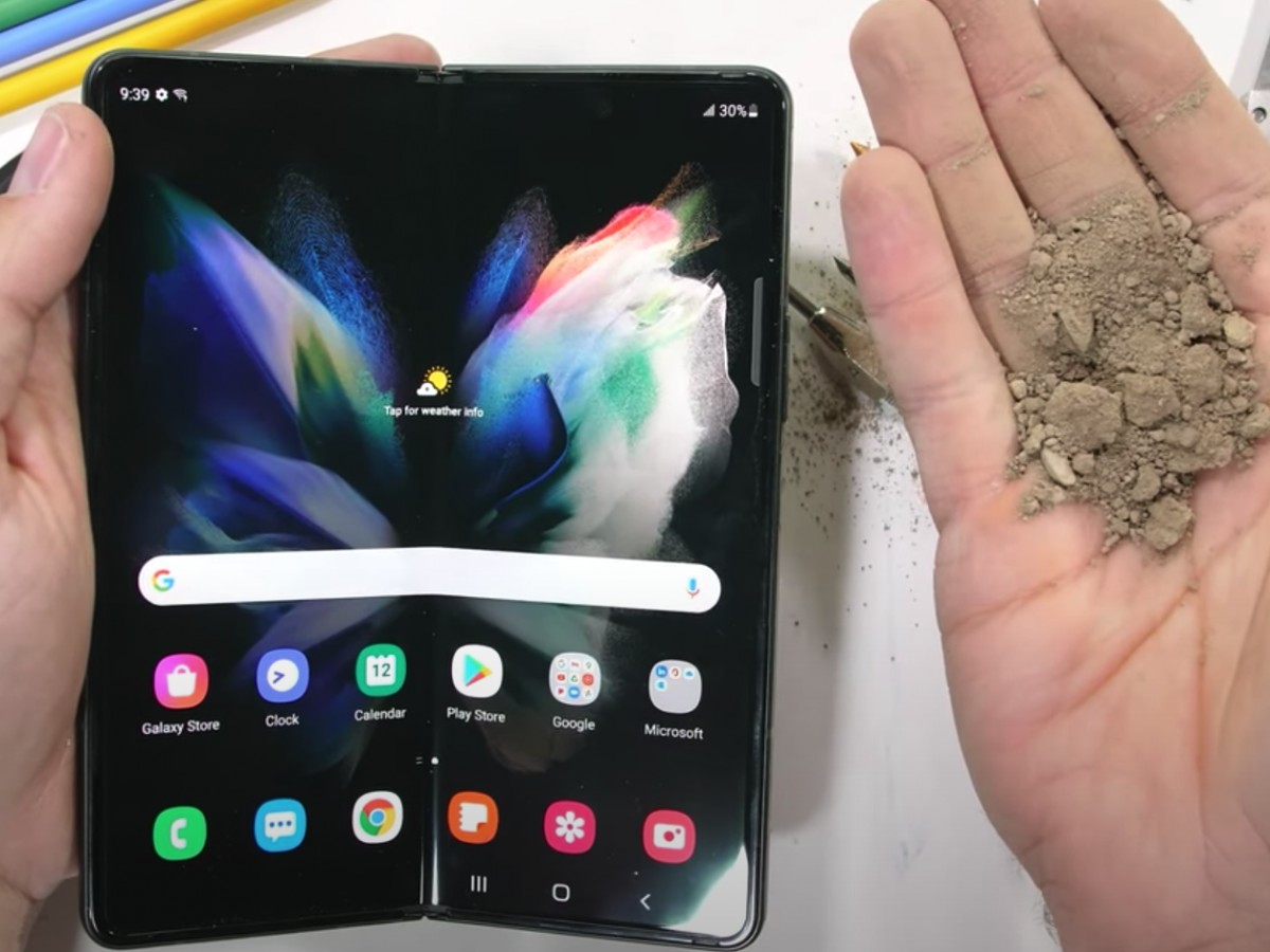 Samsung Galaxy Z Fold3 прошёл испытание песком и огнём [ВИДЕО] - 4PDA