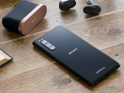   Sony Xperia 5 II    