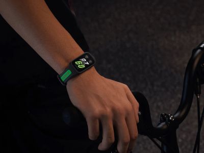     - Xiaomi Smart Band 9 Pro  9 Active