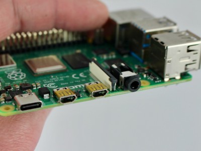 Raspberry Pi 4:   4K-