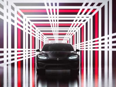 Tesla    Model S Plaid    322 /