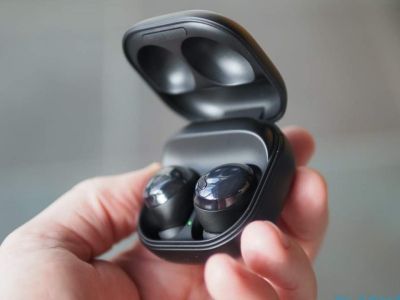 : Samsung    Galaxy Buds2  