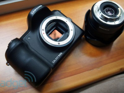 Samsung Galaxy NX    2000$