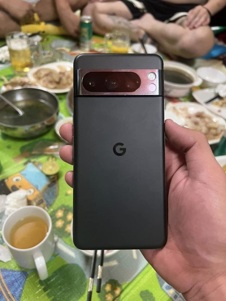 Google Pixel 8 Pro: дизайн на «шпионских» снимках и дата начала продаж -  4PDA