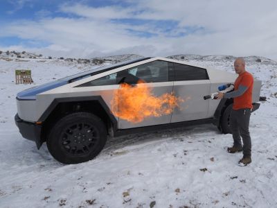   Tesla Cybertruck     []