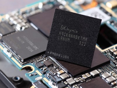 SK Hynix  GDDR6     768 /