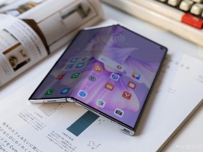   :   HUAWEI Mate Xs 2   iPhone 13