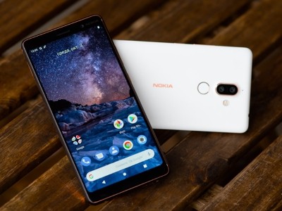 Nokia 7 Plus:      