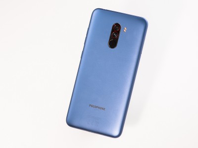  Pocophone F1:   