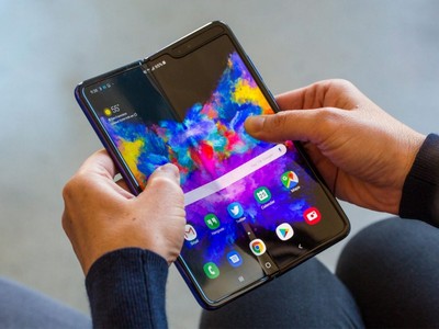   Samsung    Galaxy Fold 2