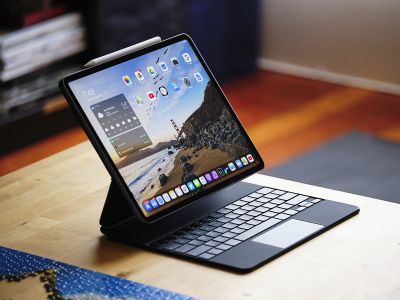 :  iPad Pro     OLED-