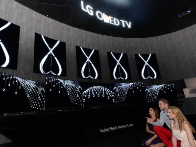 LG    OLED-