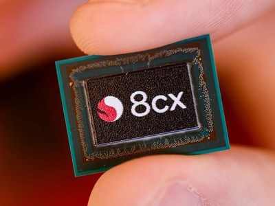 Qualcomm Snapdragon8cx Gen 2 5G:  IntelCore i5   25    