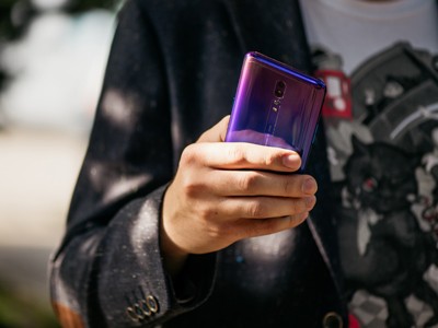  :   OPPO Reno Z