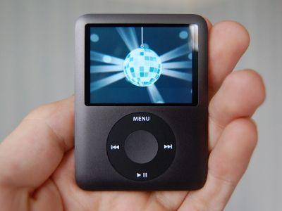 Apple     AirPods   iPod nano