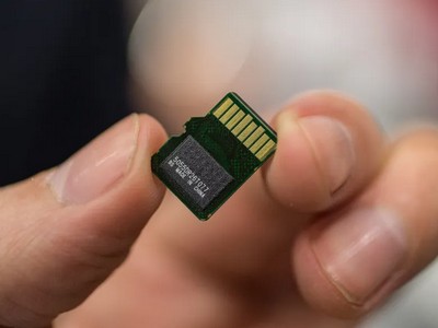 Kioxia      microSDXC  2 