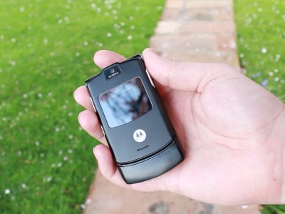 Lenovo    Motorola RAZR V3