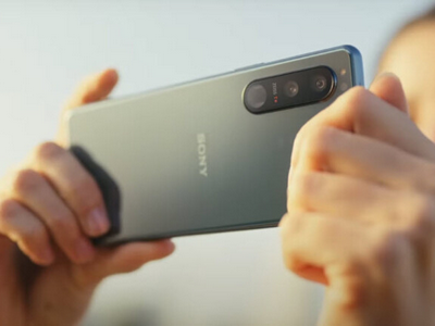  Sony Xperia 1 IV     -