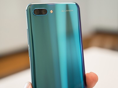    Honor 10:      