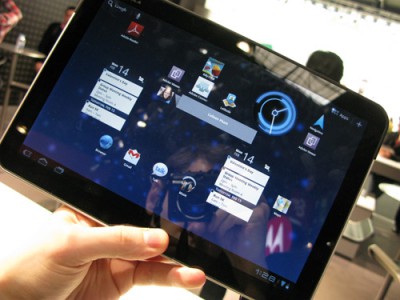   Motorola Atrix  Xoom   