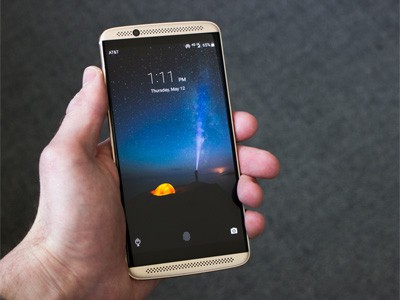 ZTE Axon 7   