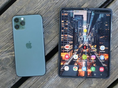  : iPhone 14 Pro Max  Pixel 7 Pro  Galaxy Fold4 []