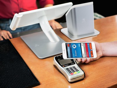 Apple Pay   iPhone    